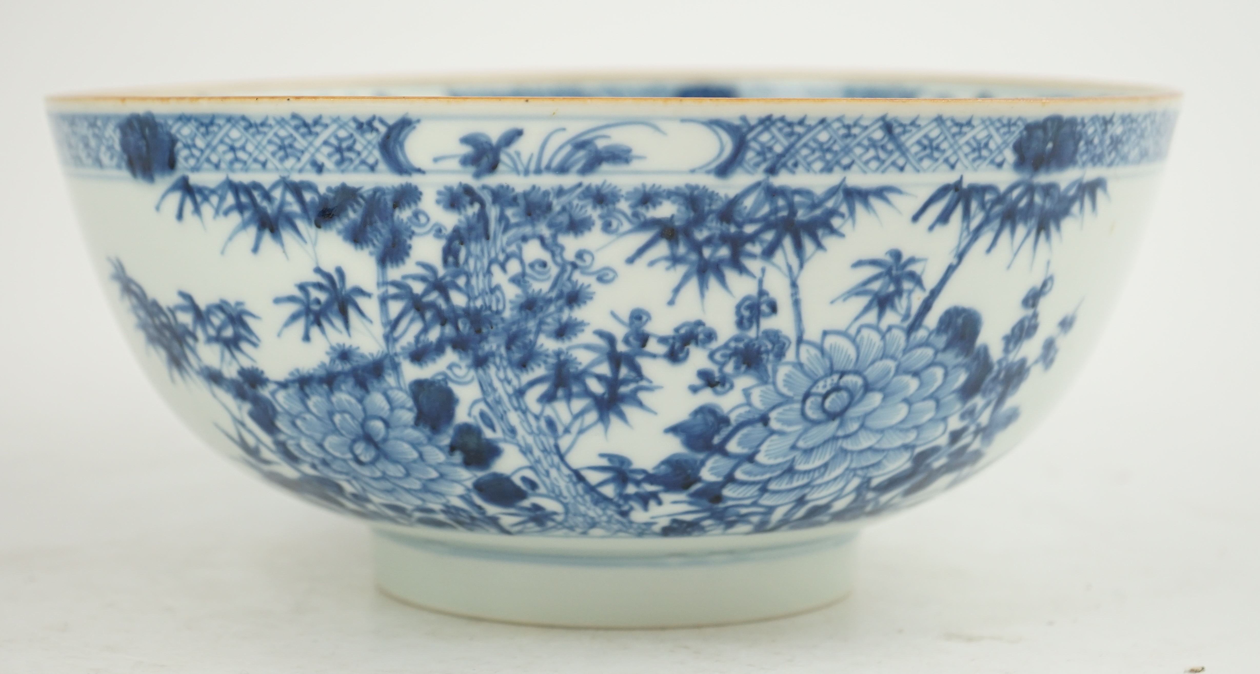 A Chinese blue and white bowl, Yongzheng/Qianlong period